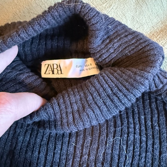 NWOT Zara Black Ribbed Turtleneck Sweater - Picture 2 of 3